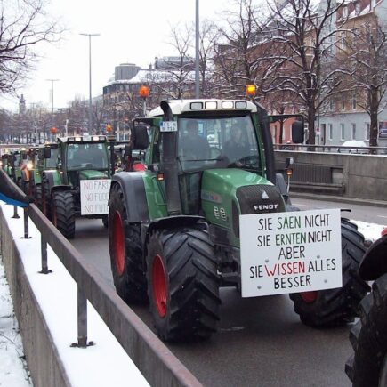 découvrez les enjeux et les impacts de la protestation des agriculteurs à travers le monde. suivez les dernières actualités et analyses sur ce mouvement important.