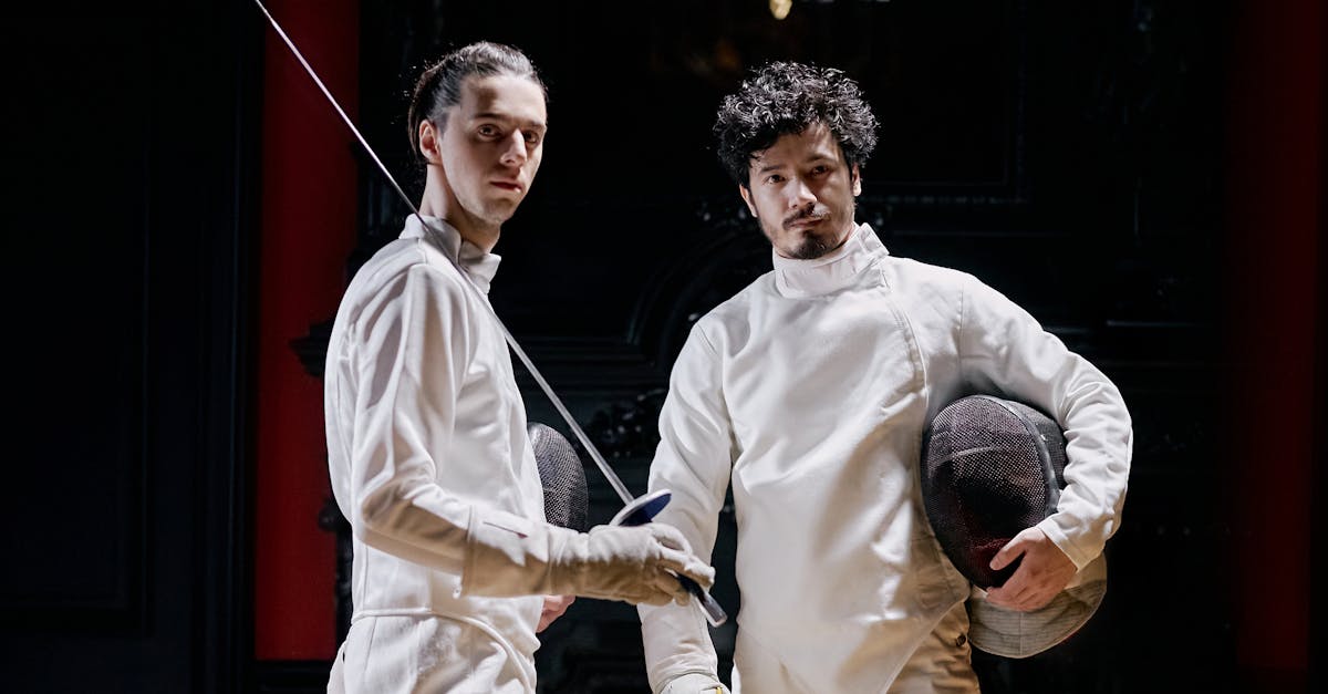 découvrez tout sur l'escrime : techniques, équipements, règles et astuces pour maîtriser cet art sportif élégant et rapide.