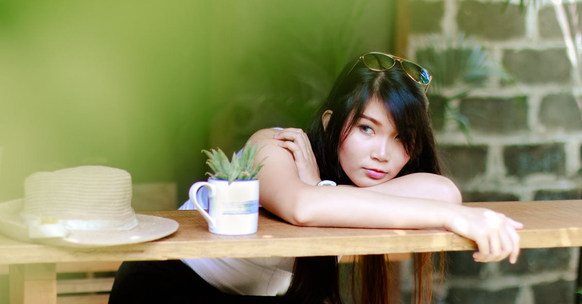 découvrez l'ambiance chaleureuse du lofi girl cafe, un lieu idéal pour se détendre, étudier ou profiter d'une musique lo-fi apaisante.