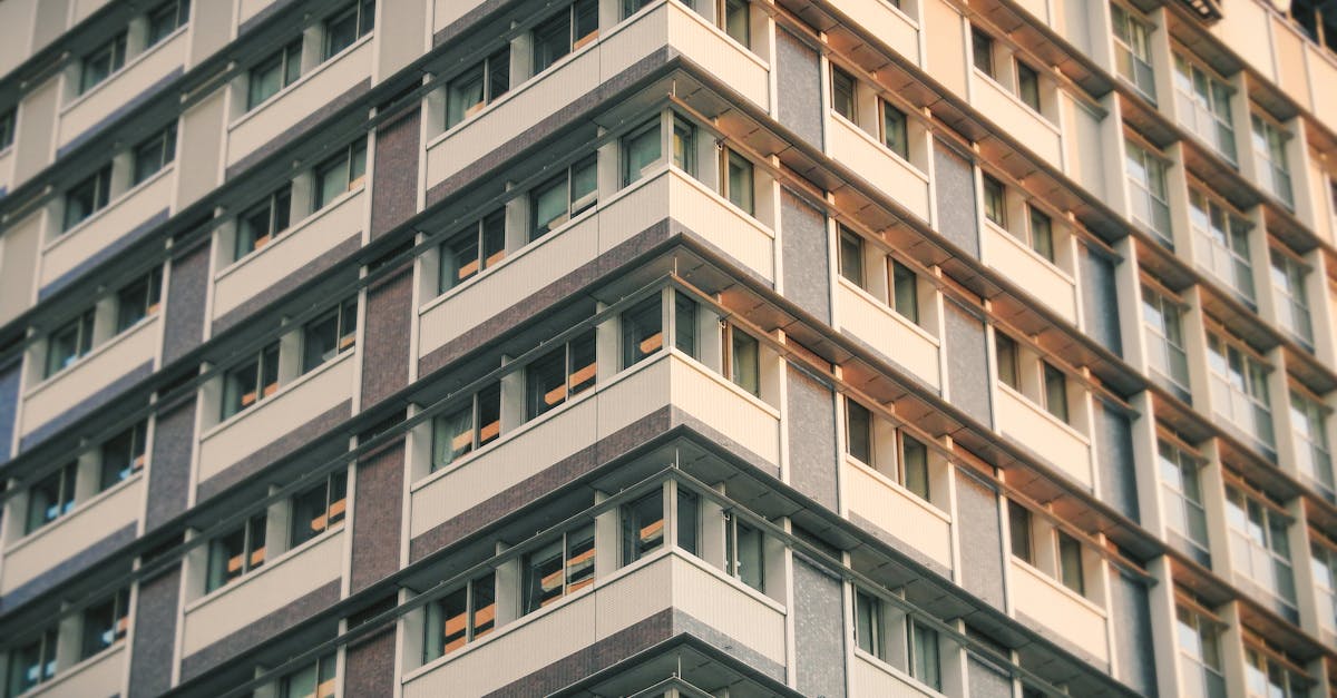 découvrez l'histoire et les détails de la construction de la tour montparnasse, un emblème architectural emblématique de paris.