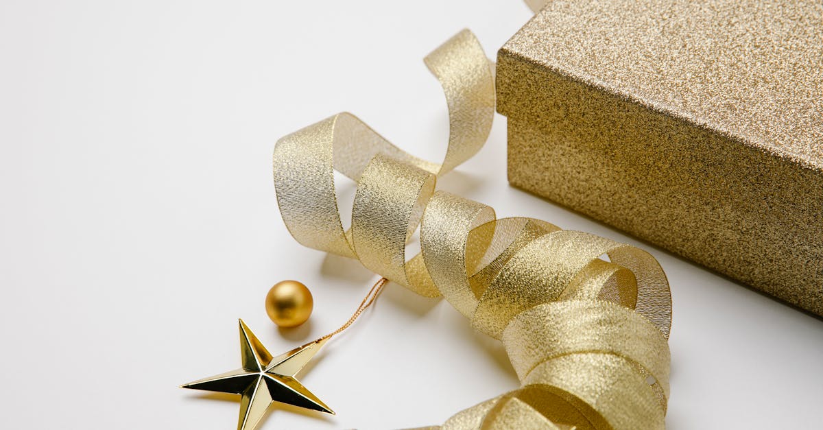 célébrez le nouvel an sur les champs-élysées à paris avec une ambiance festive, des feux d'artifice spectaculaires et une foule enthousiaste. une soirée inoubliable pour accueillir la nouvelle année en beauté !