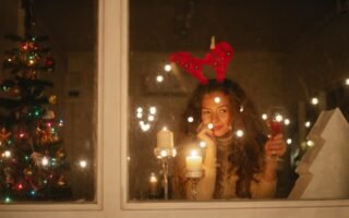 célébrez le nouvel an sur les célèbres champs-élysées à paris avec une ambiance festive, des feux d'artifice spectaculaires et une expérience inoubliable au cœur de la capitale française.