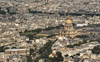 découvrez paris, la ville lumière, riche en histoire, culture et gastronomie. explorez ses monuments emblématiques, ses quartiers charmants et son ambiance unique.