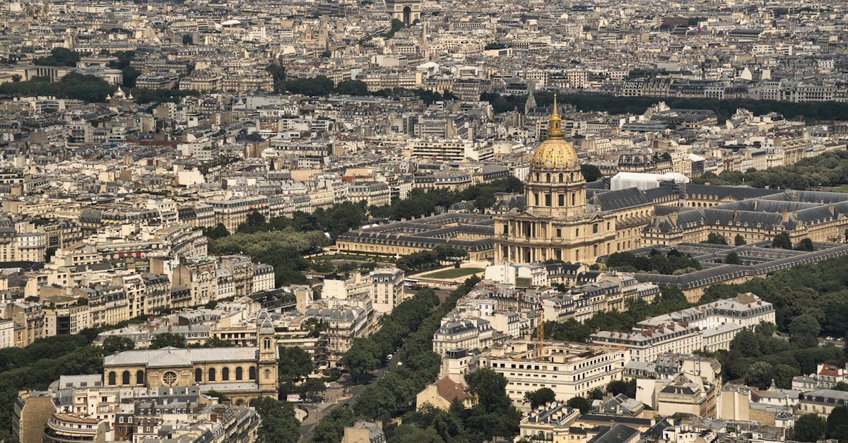 découvrez paris, la ville lumière, riche en histoire, culture et gastronomie. explorez ses monuments emblématiques, ses quartiers charmants et son ambiance unique.
