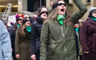 découvrez tout sur le concept de protestation : définitions, formes, enjeux et exemples marquants de mobilisations sociales.