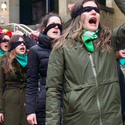 découvrez tout sur le concept de protestation : définitions, formes, enjeux et exemples marquants de mobilisations sociales.