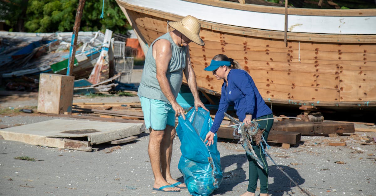 découvrez les responsabilités liées au déneigement à paris, les obligations des habitants et des collectivités pour assurer la sécurité et la circulation durant l'hiver.