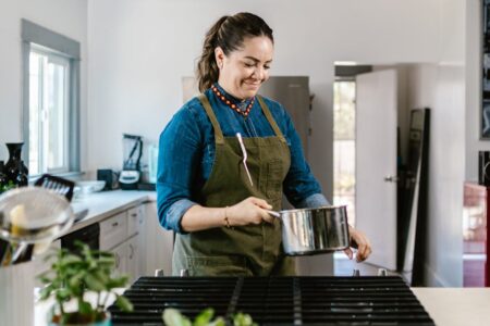 découvrez les coulisses du départ de top chef : analyses, réactions et anecdotes exclusives sur cette émission culinaire emblématique.