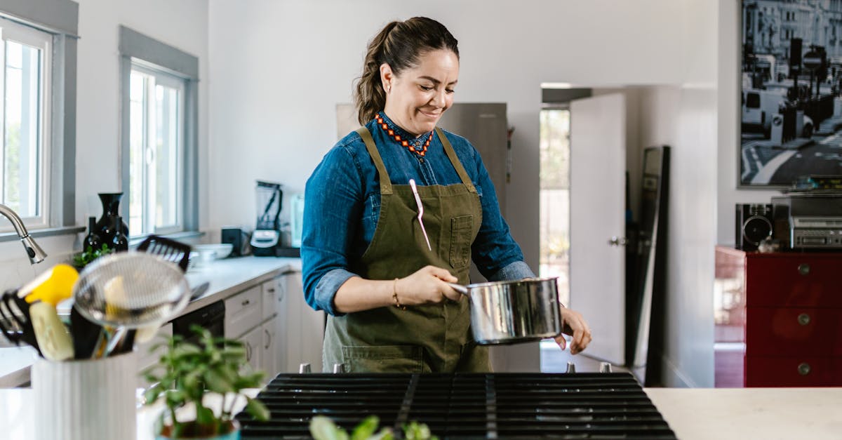 découvrez les coulisses du départ de top chef : analyses, réactions et anecdotes exclusives sur cette émission culinaire emblématique.