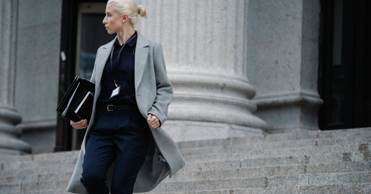 découvrez les lieux incontournables où les célébrités se retrouvent pendant la paris fashion week. suivez les tendances et les stars de la mode à travers la capitale.