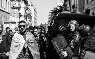 découvrez les lieux incontournables fréquentés par les célébrités durant la fashion week de paris, entre glamour et style au cœur de la capitale.