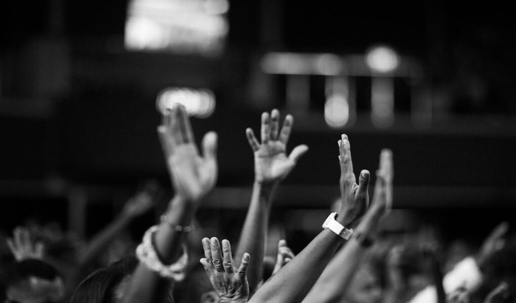 découvrez toutes les dates des concerts de céline dion, informations sur les lieux, billets et événements à venir pour ne pas manquer ses performances en live.