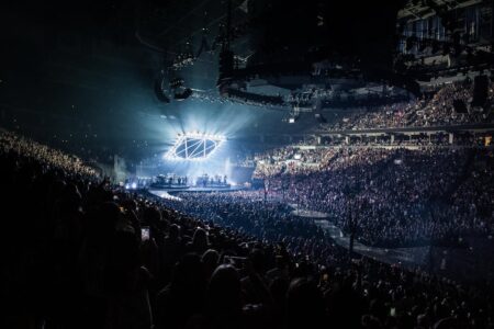découvrez les concerts de céline dion à paris : dates, lieux et informations pour vivre une expérience musicale inoubliable avec la célèbre chanteuse canadienne.