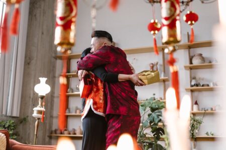 célébrez le nouvel an chinois à paris avec un spectacle fascinant de robots alliant tradition et technologie.