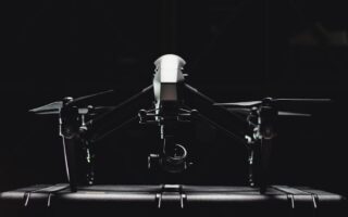 découvrez tout sur les drones : types, utilisations, conseils d'achat et dernières innovations technologiques.