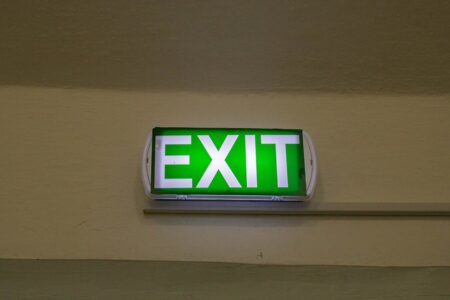 découvrez tout sur les procédures d'évacuation pour assurer votre sécurité en cas d'urgence. conseils pratiques et informations essentielles pour bien réagir.