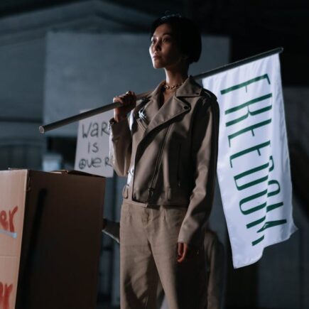 extinction rebellion est un mouvement mondial de désobéissance civile non violente visant à lutter contre le changement climatique et à promouvoir la justice environnementale.