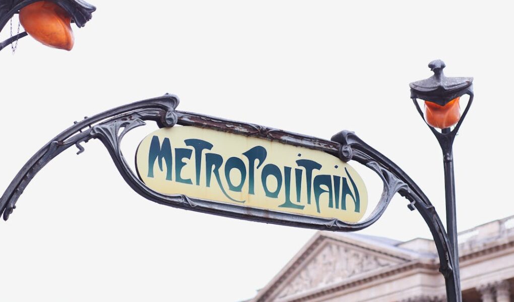 découvrez le grand paris métro : un réseau de transport moderne et étendu facilitant vos déplacements dans toute la région parisienne.