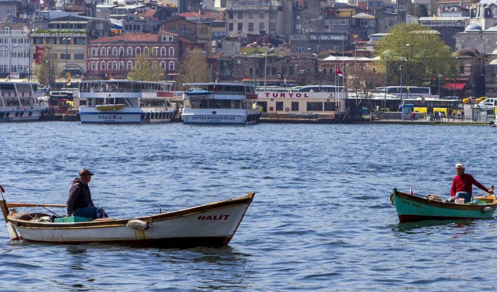 découvrez la collection hermes runway, alliant élégance et savoir-faire exceptionnel pour des looks modernes et sophistiqués.