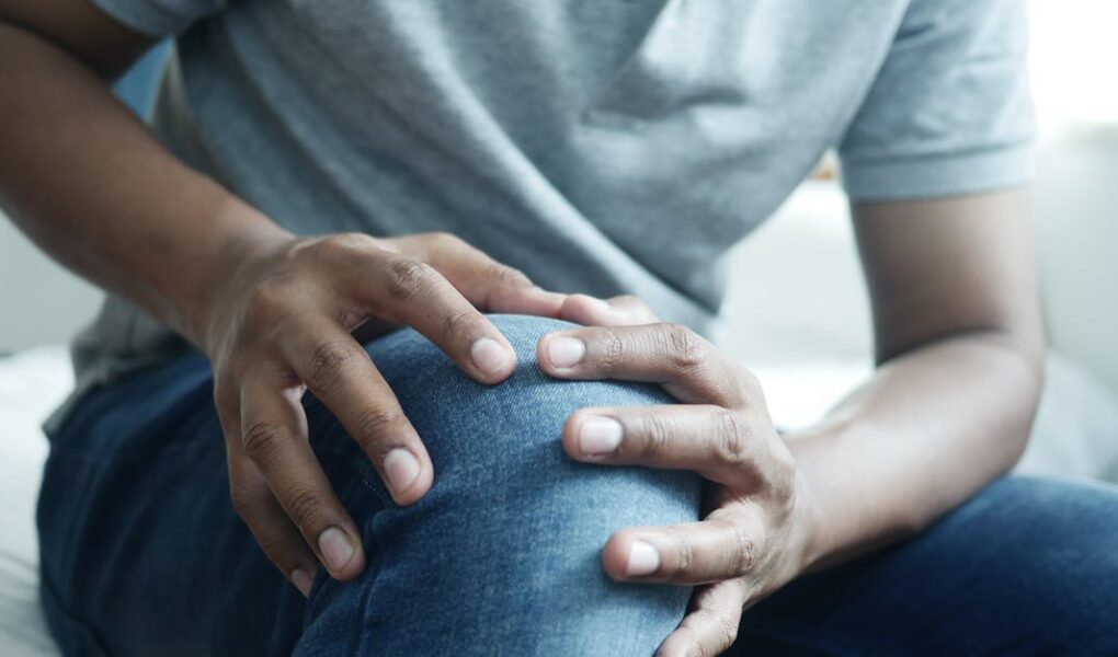 découvrez tout sur le genou : anatomie, blessures courantes, traitements et conseils pour maintenir la santé de vos articulations.