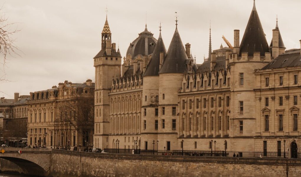 découvrez tout sur les élections municipales à paris : candidats, programmes, dates clés et enjeux pour la capitale française.