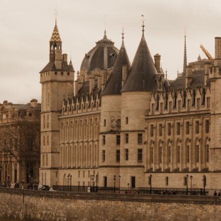 découvrez tout sur les élections municipales à paris : candidats, programmes, dates clés et enjeux pour la capitale française.