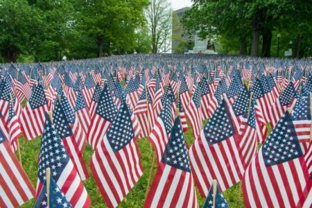 découvrez national tribute, un événement commémoratif dédié à honorer les héros nationaux et à célébrer leur courage et leur dévouement.