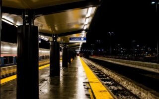 découvrez l'expérience unique du night train, un voyage nocturne alliant confort et aventure pour des nuits inoubliables à bord d'un train moderne.