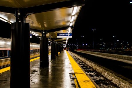découvrez l'expérience unique du night train, un voyage nocturne alliant confort et aventure pour des nuits inoubliables à bord d'un train moderne.