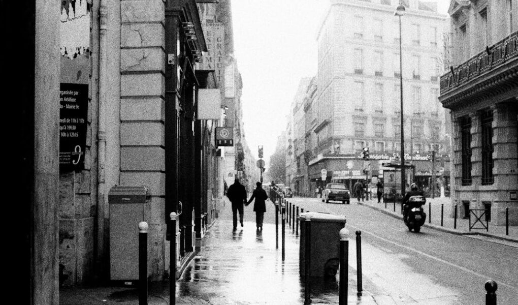 découvrez paris, la ville lumière, ses monuments emblématiques, sa culture riche, sa gastronomie raffinée et son atmosphère unique.