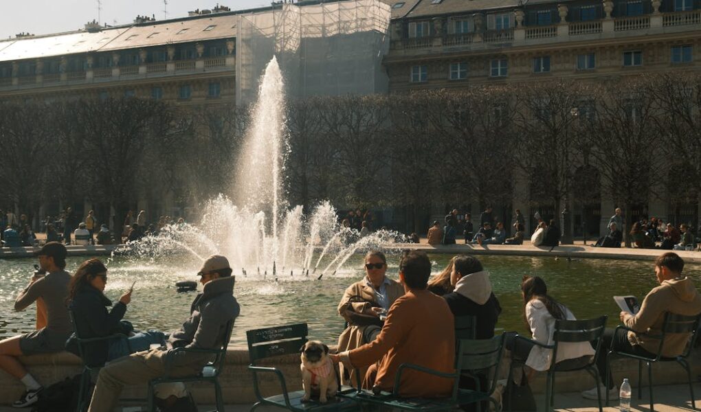 découvrez paris art weekend, un événement incontournable pour les amateurs d'art à paris, réunissant galeries, expositions et artistes contemporains dans une ambiance festive et culturelle.