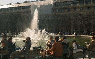 découvrez paris art weekend, un événement incontournable pour les amateurs d'art à paris, réunissant galeries, expositions et artistes contemporains dans une ambiance festive et culturelle.