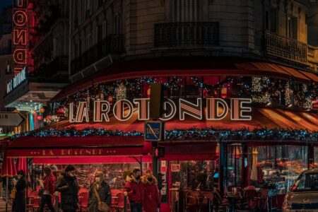 découvrez toute l'actualité, les matchs, les joueurs et les dernières informations sur le paris saint-germain, club de football emblématique de la capitale française.