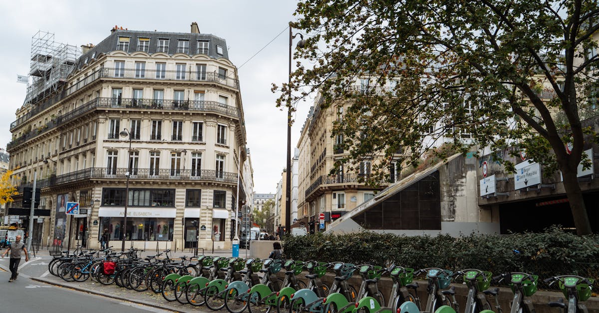 découvrez les tarifs des parkings à paris pour mieux planifier votre stationnement en centre-ville.