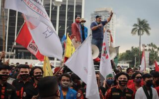 découvrez tout ce qu'il faut savoir sur les protestations : causes, exemples historiques et impacts sociaux.