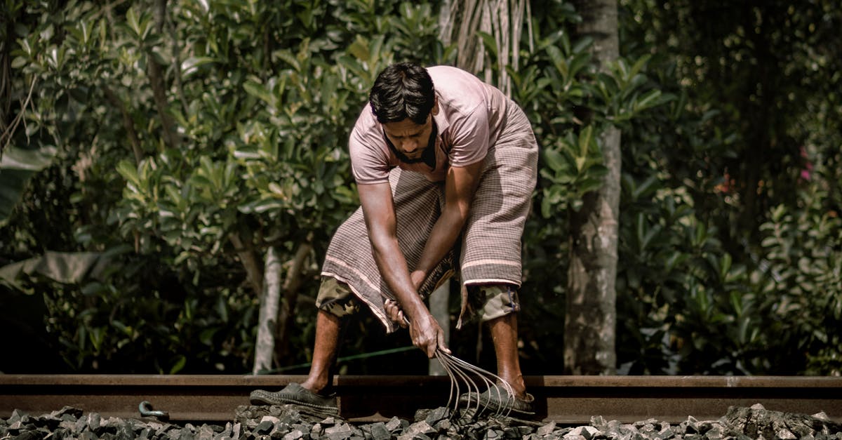 travaux ferroviaires : maintenance, construction et rénovation des voies ferrées pour assurer la sécurité et la fluidité du trafic.