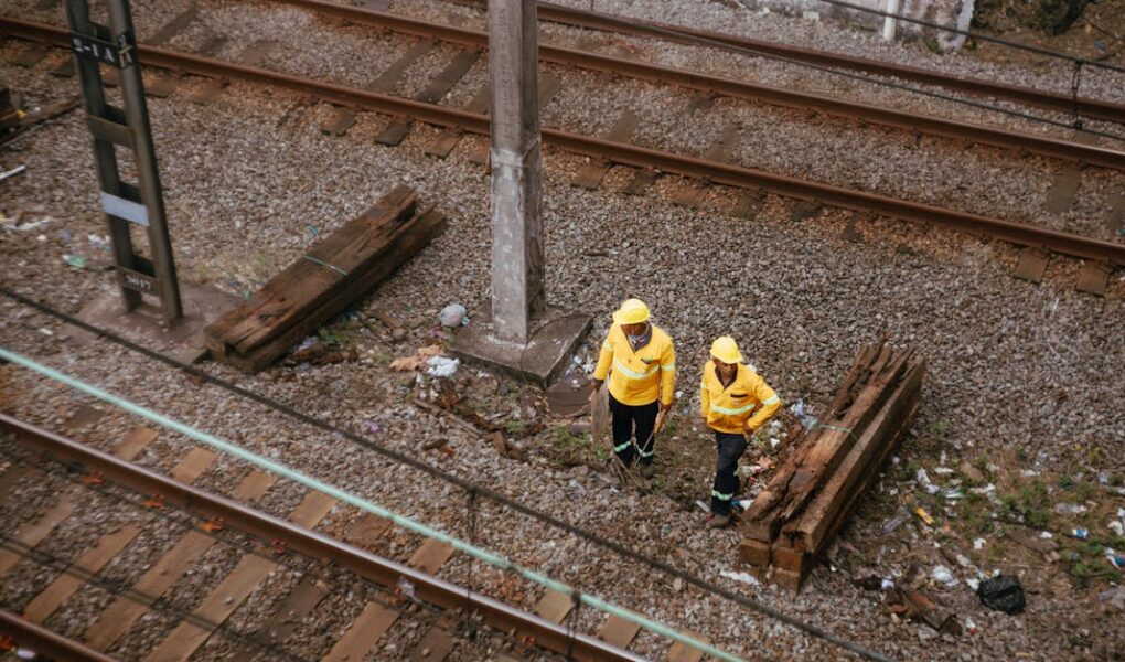 découvrez nos services de travaux ferroviaires de haute qualité pour la construction, la maintenance et la rénovation des infrastructures ferroviaires.
