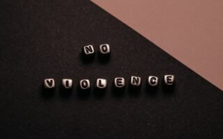 découvrez des informations essentielles sur la violence sexuelle, ses impacts, la prévention et les ressources d’aide disponibles pour les victimes.