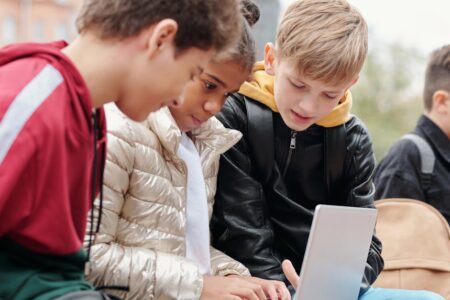 informations et ressources pour les étudiants afin de réussir leur parcours académique et développer leurs compétences.