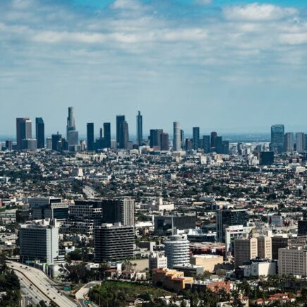 découvrez téhéran, la vibrante capitale de l'iran, riche en histoire, culture et sites fascinants à explorer.