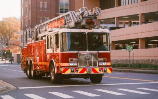 incendie de camion : causes, risques et mesures de sécurité pour prévenir et gérer les feux de véhicules lourds.