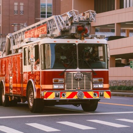 incendie de camion : causes, risques et mesures de sécurité pour prévenir et gérer les feux de véhicules lourds.