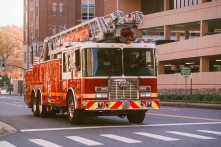 incendie de camion : causes, risques et mesures de sécurité pour prévenir et gérer les feux de véhicules lourds.