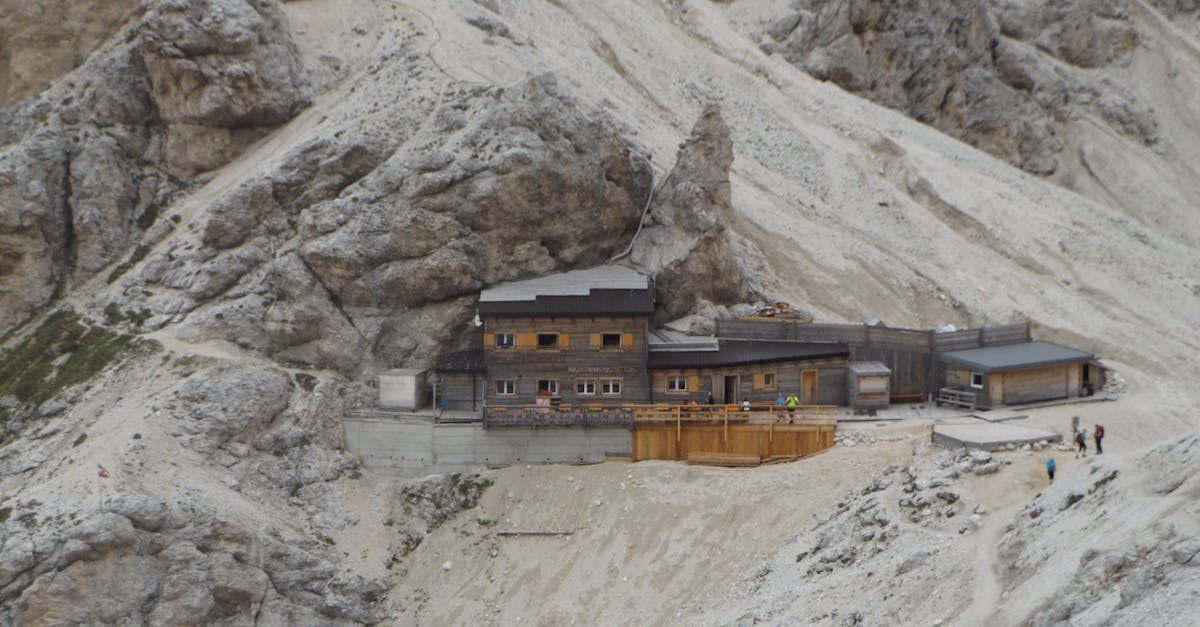 découvrez un refuge parisien unique offrant confort et authenticité au cœur de la capitale.